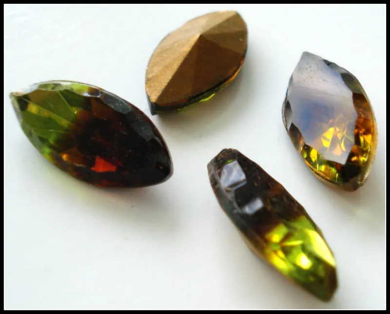 15x7mm (4215) Smoked Topaz/Peridot Bi-Color Scalloped Marquises