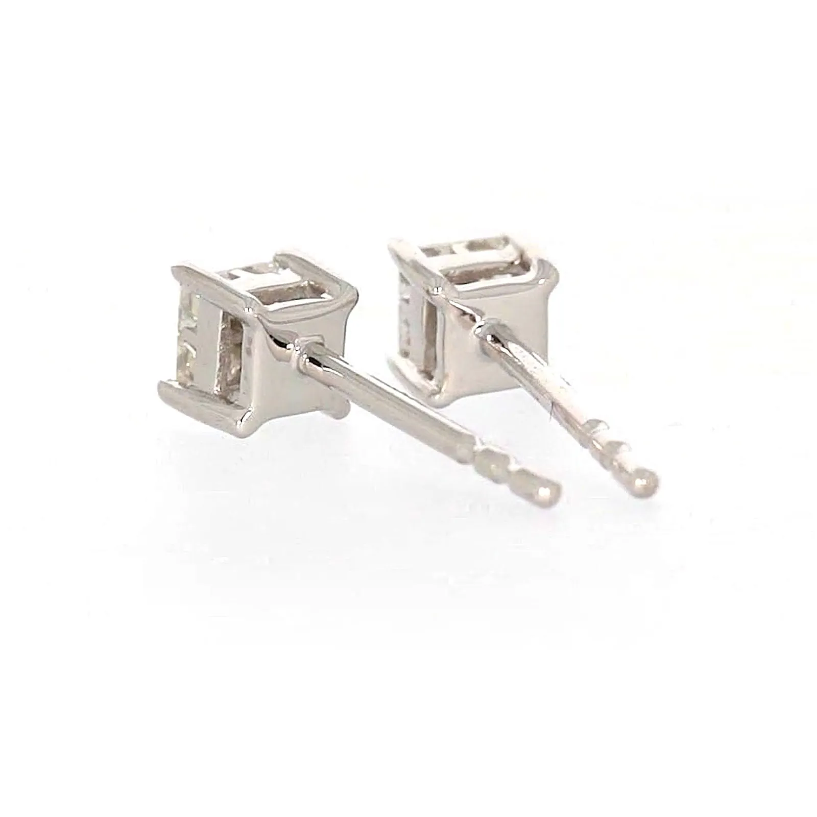 9ct White Gold Princess Cut with 0.15 CARAT tw of Diamonds Stud Earrings
