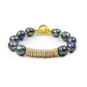 Madison grey freshwater pearl bracelet with gold centerpiece