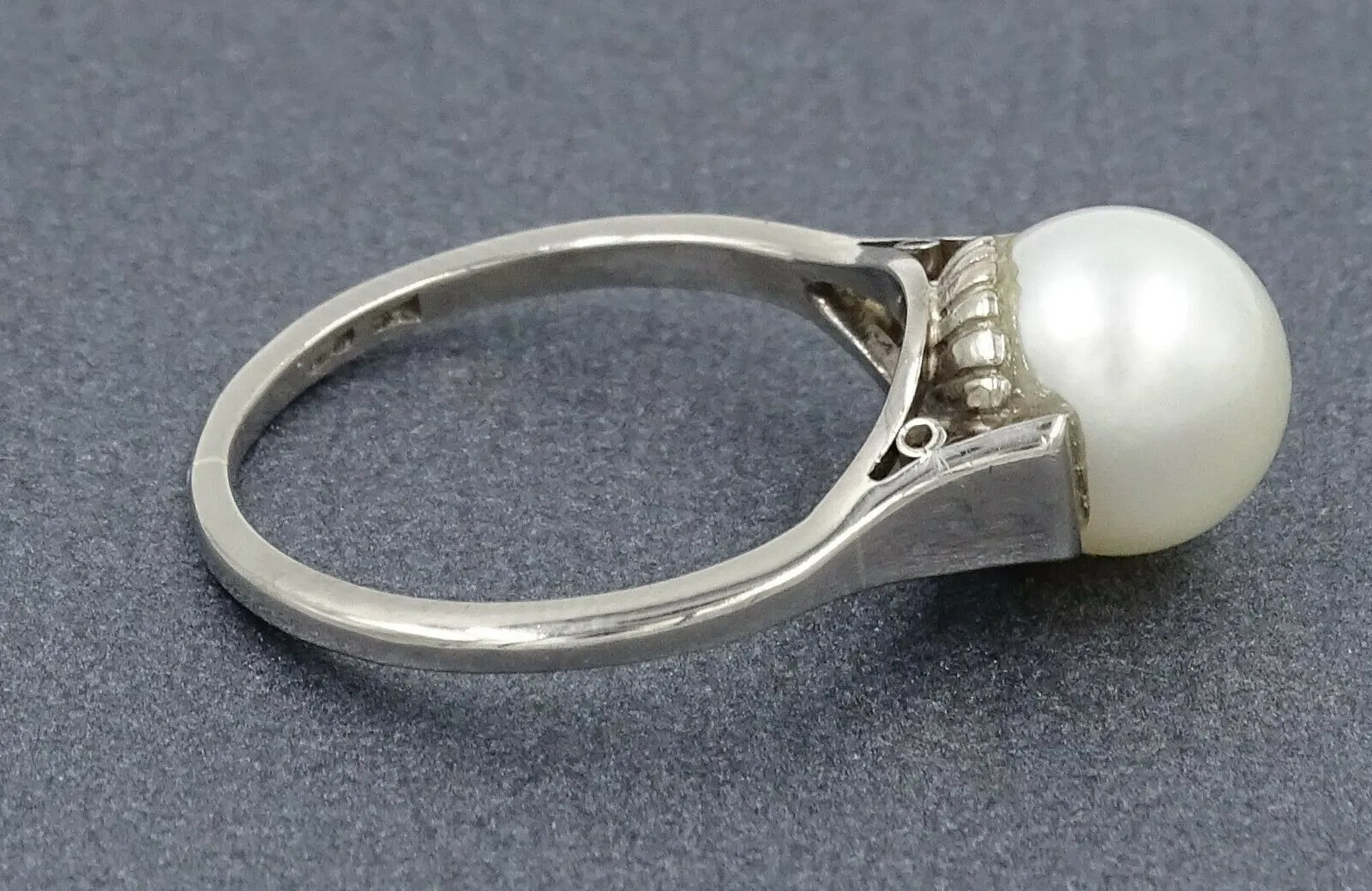 Pearl 18ct White Gold Ring