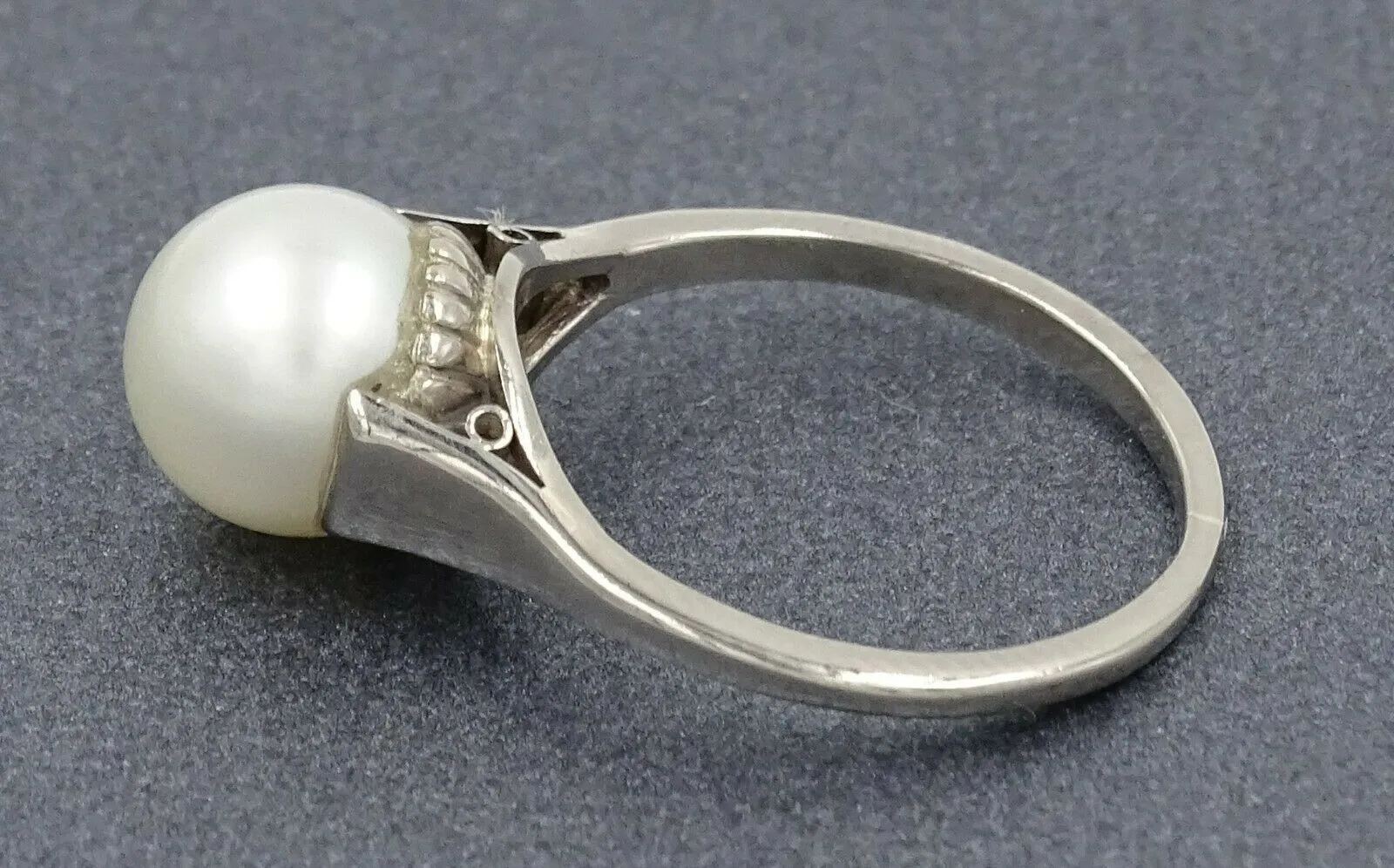 Pearl 18ct White Gold Ring