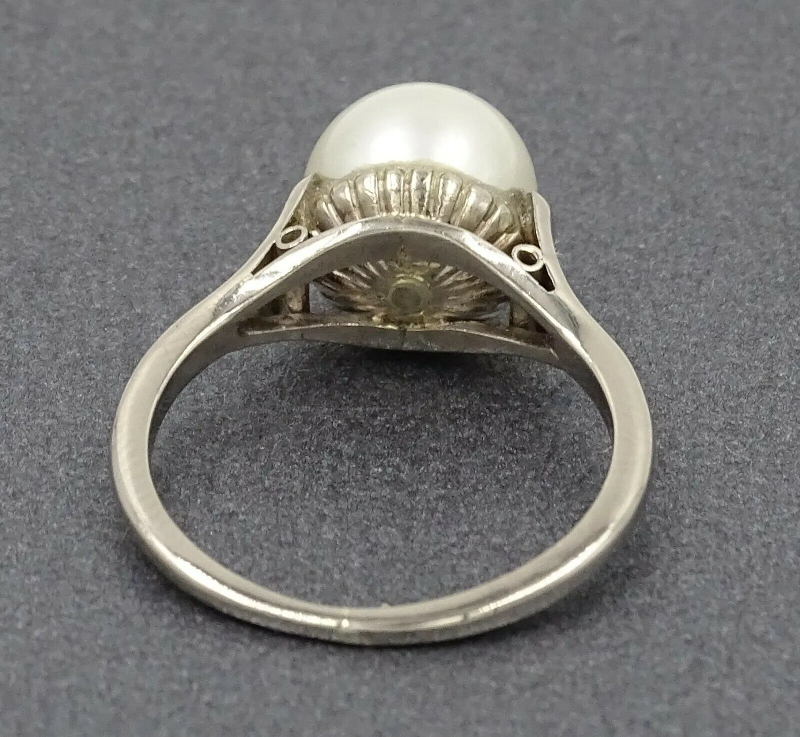 Pearl 18ct White Gold Ring