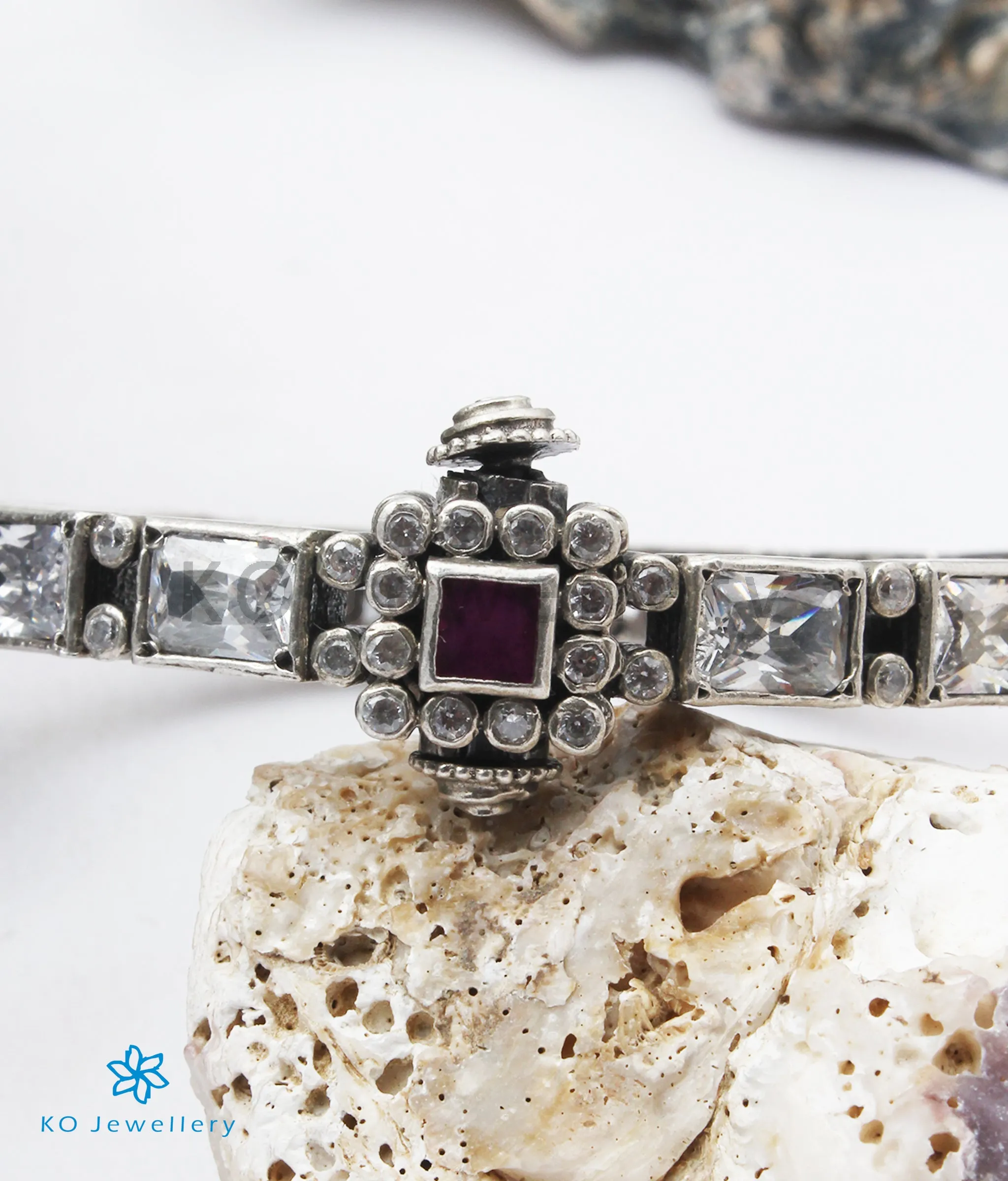 The Sattva Silver Bracelet (White/Oxidised/Size 2.2/2.4/2.6/2.8)